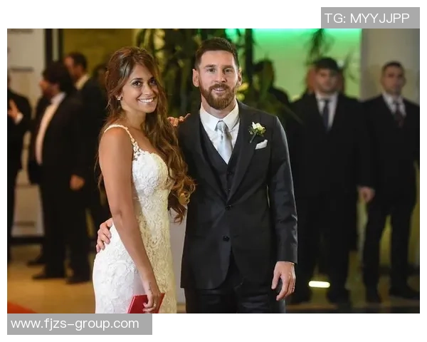 梅西女友安东内拉的爱情故事与事业追求:从相识到共同成长的旅程 梅西女友安东内拉的爱情故事与事业追求:从相识到共同成长的旅程