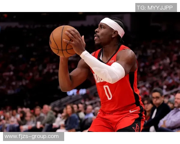 足球球星膝盖伤病困扰职业生涯恢复与竞技状态探讨